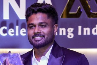 Dhoni honours India's recent World Cup winners at CSK event