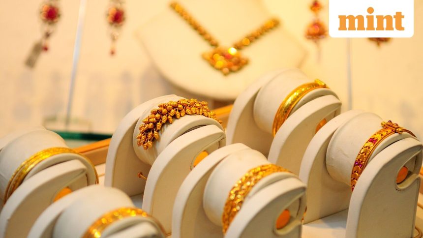 Gold Rate Today: MCX gold price crashes below ₹1.38 lakh per 10 grams; silver price hits 6% lower circuit