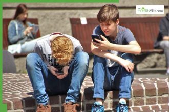 Teen screen time patterns tied to eating and body image issues: Research
