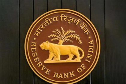 Banks to report all related party forex derivative transactions: RBI