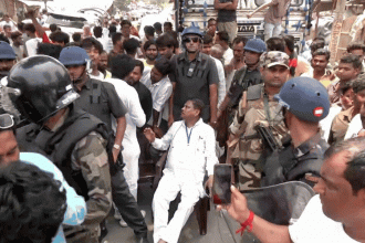 Bengal votes amid sporadic incidents of violence in phase 1; candidates heckled - top developments