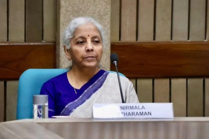 Continue with human touch amid digital push, banks told