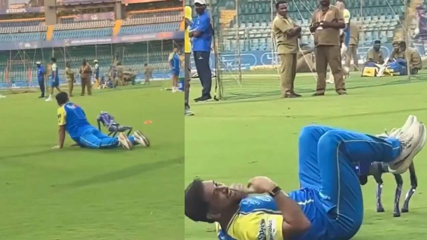 Dhoni plays with 'Champak', return buzz grows ahead of MI vs CSK clash