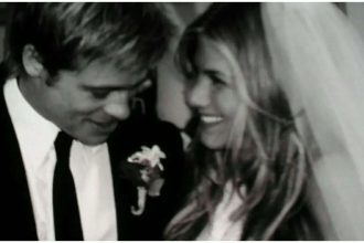 How much did Jennifer Aniston, Brad Pitt spend on their wedding