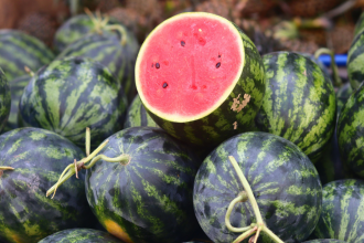 How to make watermelon ice-cold in 10 minutes without a refrigerator