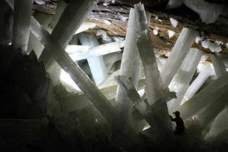 In 2000, silver miners in Mexico accidentally drilled into a 300-meter-deep crystal fortress that looks like a scene from ano