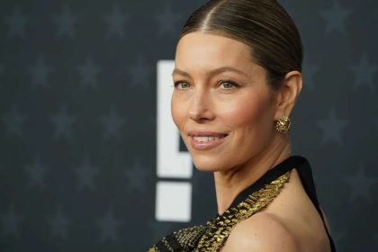 ‘Jessica’ trick that stops tantrums in seconds: Is it scaring your child? Jessica Biel explains what’s wrong with the v