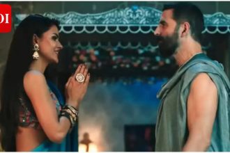 Naagin 7: Akshay Kumar turns Naag Guru for Priyanka Chahar Choudhary in fun video