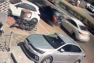 Overspeeding car hits 3 vehicles in Jaipur