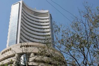 Peace talks in limbo, crude rise hits D-St, sensex slides