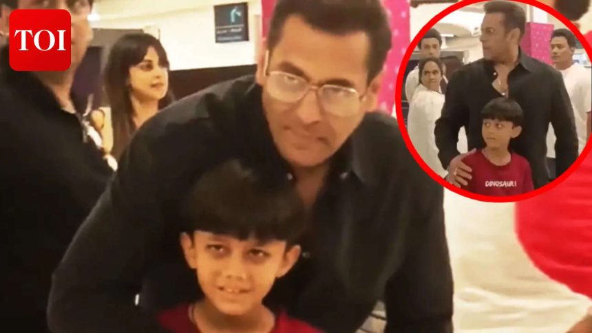 Salman has security scare; fan slips past guard for selfie - WATCH