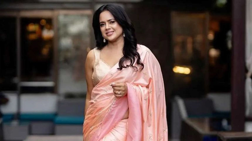 Sameera Reddy applauds Ranveer Singh's ‘Dhurandhar’