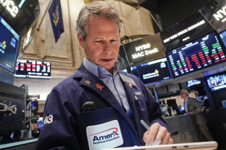 US stock markets today (April 8, 2026): Dow jumps 1,300, S&P 500 gains 2.4%; crude oil tumbles toward $90 on Iran ceasefire