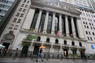 US stocks today: Wall Street in red as crude prices jump; Nasdaq tumbles over 100 points, Dow trades flat