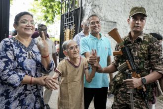 Vote-shy Kolkata catches up with Bengal, well, almost