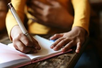Why are 90% of people right-handed? Evolutionary biology explains the mystery