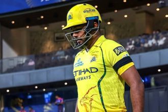 Why are CSK players wearing black armbands vs MI in IPL 2026 match?