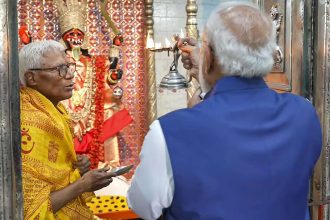 With prayers at Kali temple, Modi counters TMC veg claim