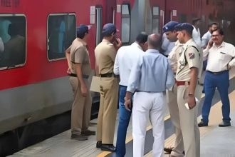 Andheri railway police retrieves and returns bag with valuables worth ₹11 lakh