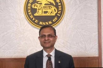Banks should get more active in offshore rupee trade: RBI