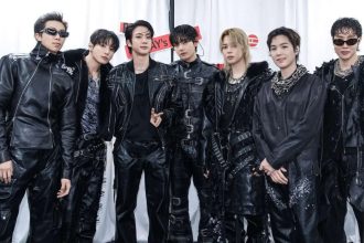 BTS greets 50,000 fans from Mexico palace balcony