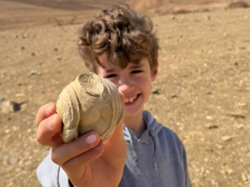 Child Finds Ancient Statuette: 8-year-old uncovers 1,700-year-old fragment; hints at Roman Negev