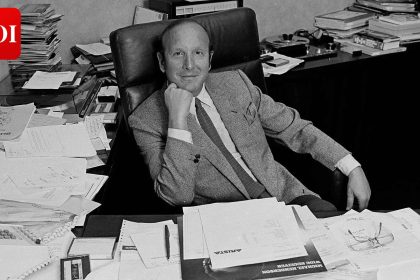 Clive Davis hospitalized in New York with respiratory infection