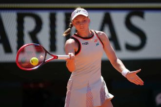 Elena Rybakina crashes out as scorching Paris heat turns French Open into survival test