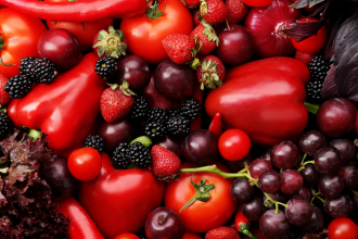 From Tomatoes to Beetroot: 7 red foods that protect our heart every day