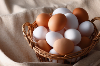 How long can fresh eggs stay out of the fridge at home