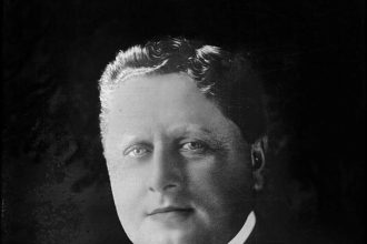 In the 1890s, William Wrigley Jr. accidentally turned a free gum giveaway into a billion-dollar empire