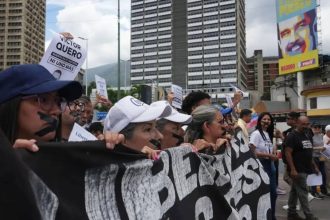 Inmates alleging torture take over Venezuelan prison