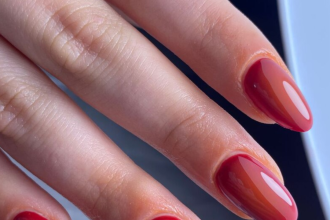 Long nails, no problem: How to use your phone with ease