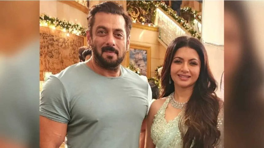 Salman Khan's co-star Bhagyashree defends him after his outburst at paps