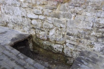 The 317 skeletons under Debenhams: A lost Medieval church found in Gloucester