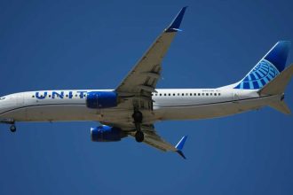 Unruly passenger disrupts United Airlines flight bound for Minneapolis, plane seeks FBI's help