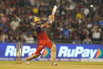Watch: Bhuvi’s first IPL six in 10 years that broke Mumbai hearts