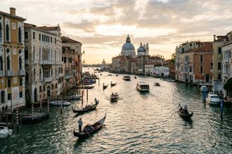 Which place is known as the ‘Floating City’: The answer lies in its canals and waterways