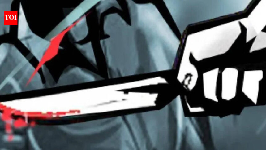 16-year-old girl stabbed in neck after rejecting youth’s love proposal; accused held, knife recovered