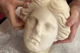 2,000-year-old Roman marble bust found on Alicante beach may depict the goddess Venus