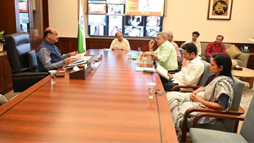 Abhishek meets Birla, wants 20 TMC rebels disqualified