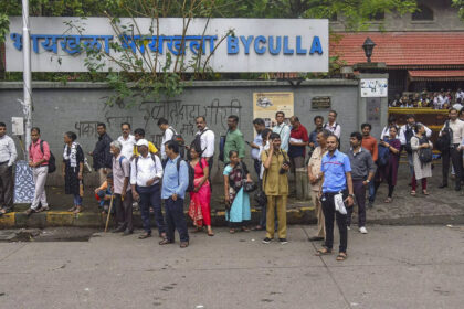 BEST employees in bus, power supply division on strike; Mumbai commuters hit