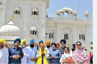 BJP's Tarun Chugh offers prayers at Delhi's Bangla Sahib as PM Modi becomes India's longest-serving elected PM