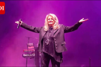 Bonnie Tyler wakes up from a coma a month after emergency surgery