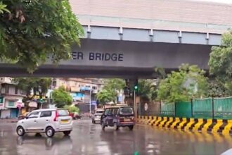 Cloudburst-like spell pounds Mumbai's eastern suburbs; IMD issues orange alert
