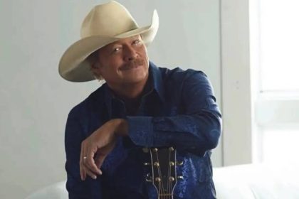 Country star Alan Jackson performs farewell concert