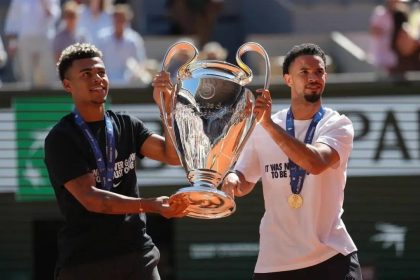 Dembele brings PSG's Champions League trophy to French Open - Watch