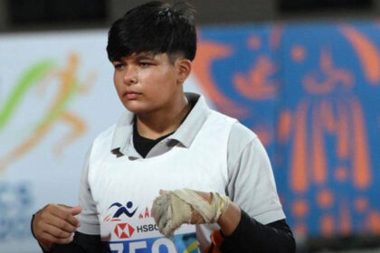 Farmer's daughter Anushka Yadav scripts history, becomes India's youngest ...