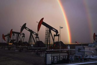 For first time, Russia admits oil production has declined amid Ukraine's attacks on refineries
