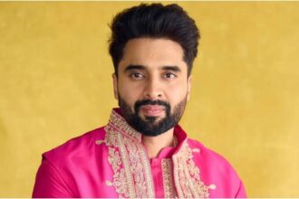 Is Jackky Bhagnani on dating app?